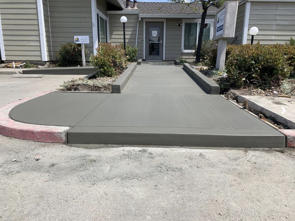 Concrete & Hardscape